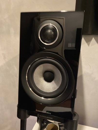 B&W 707 S2 Bookshelf Speaker