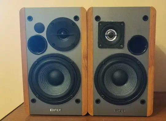 Edifier R1280T Bookshelf Speakers